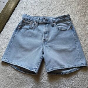 NWOT Levi's 501 High Rise Mid Thigh Women Shorts Size 28